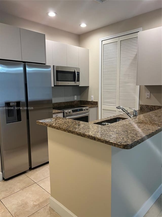 100 Andalusia Avenue PH-8, Coral Gables, FL 33134
