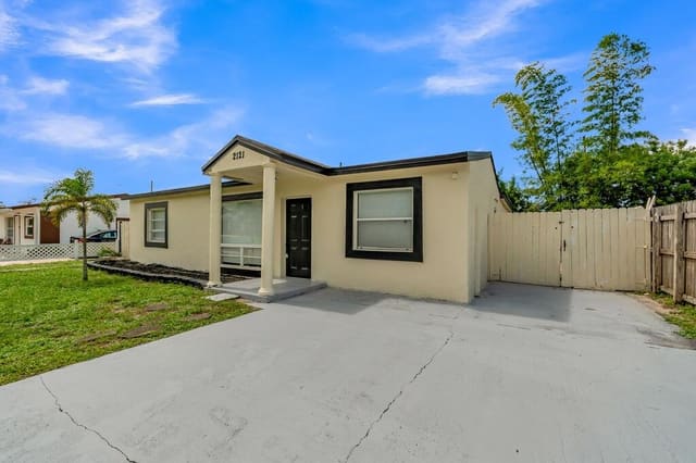 2121 SW 46TH Avenue, Fort Lauderdale, FL 33317