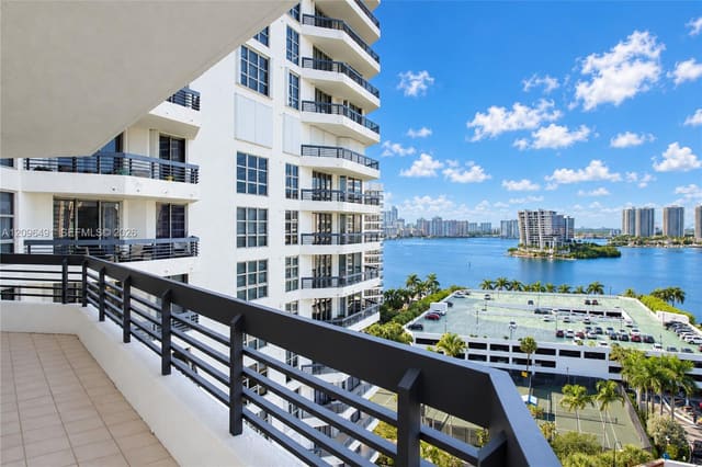 3500 Mystic Pointe Drive 1503, Aventura, FL 33180