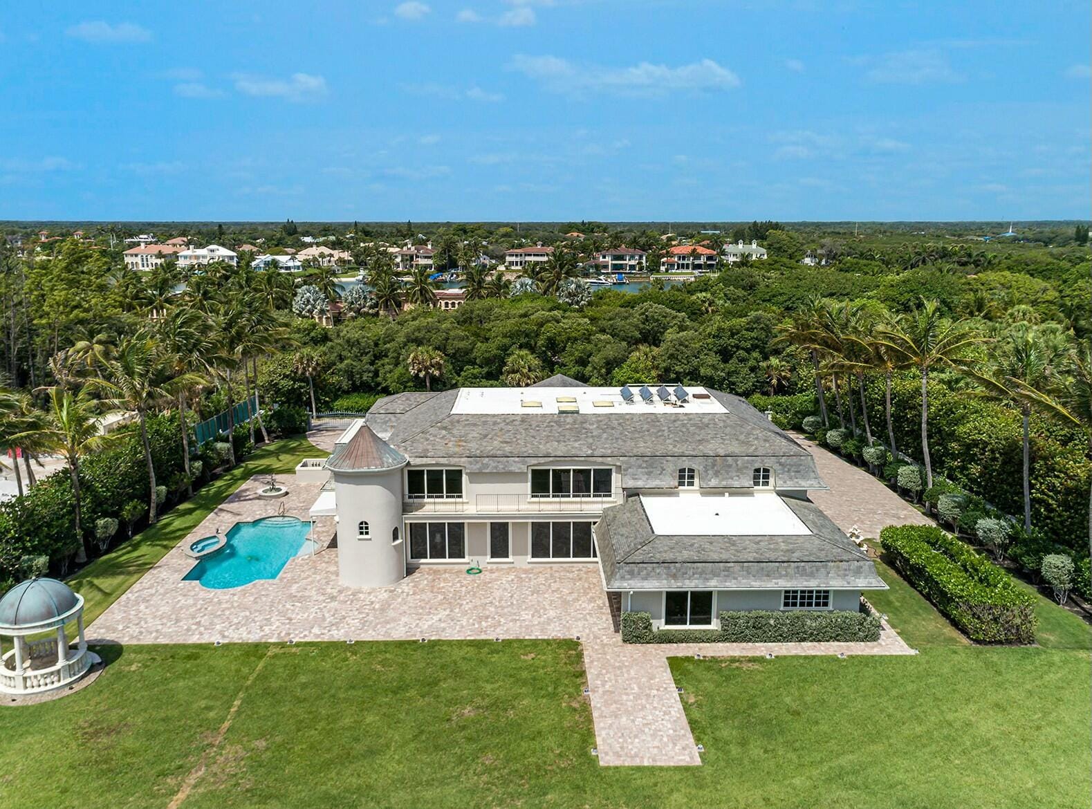 477 S Beach Road, Jupiter Island, FL 33455 photo 2