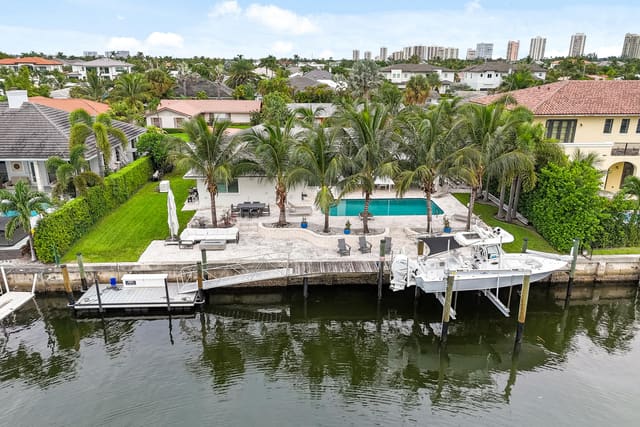 1091 SINGER Drive, Singer Island, FL 33404