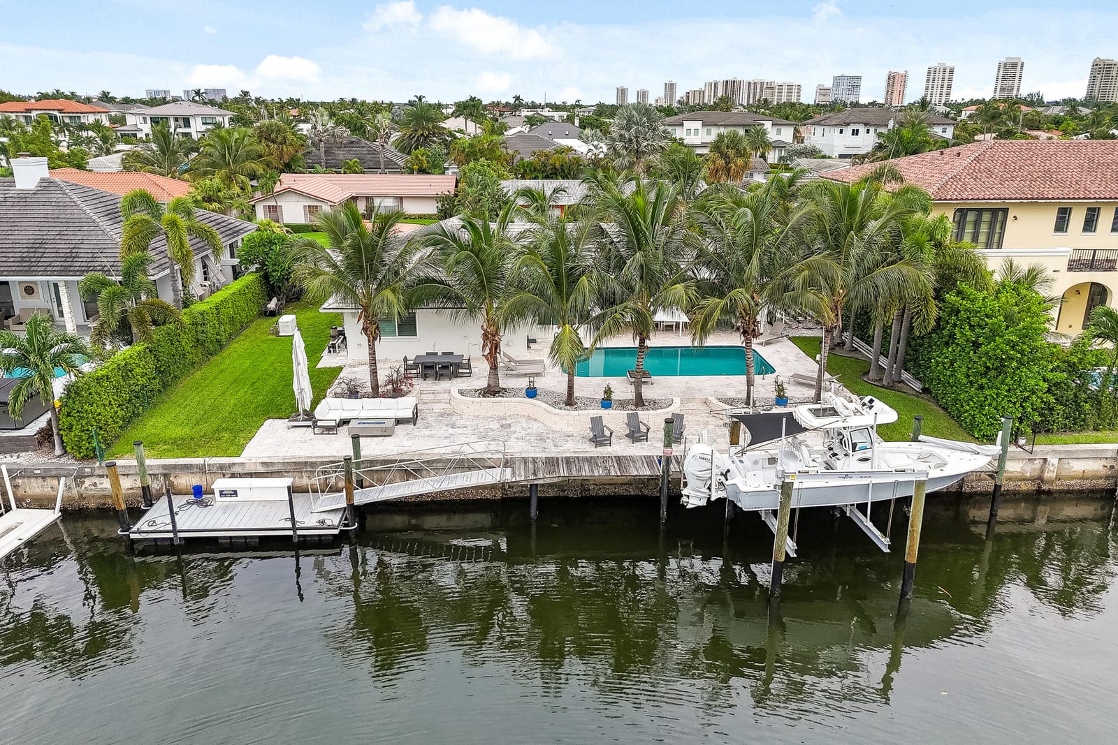 3 bedroom home for sale at 1091 SINGER, Singer Island, FL 33404 — $13,000
