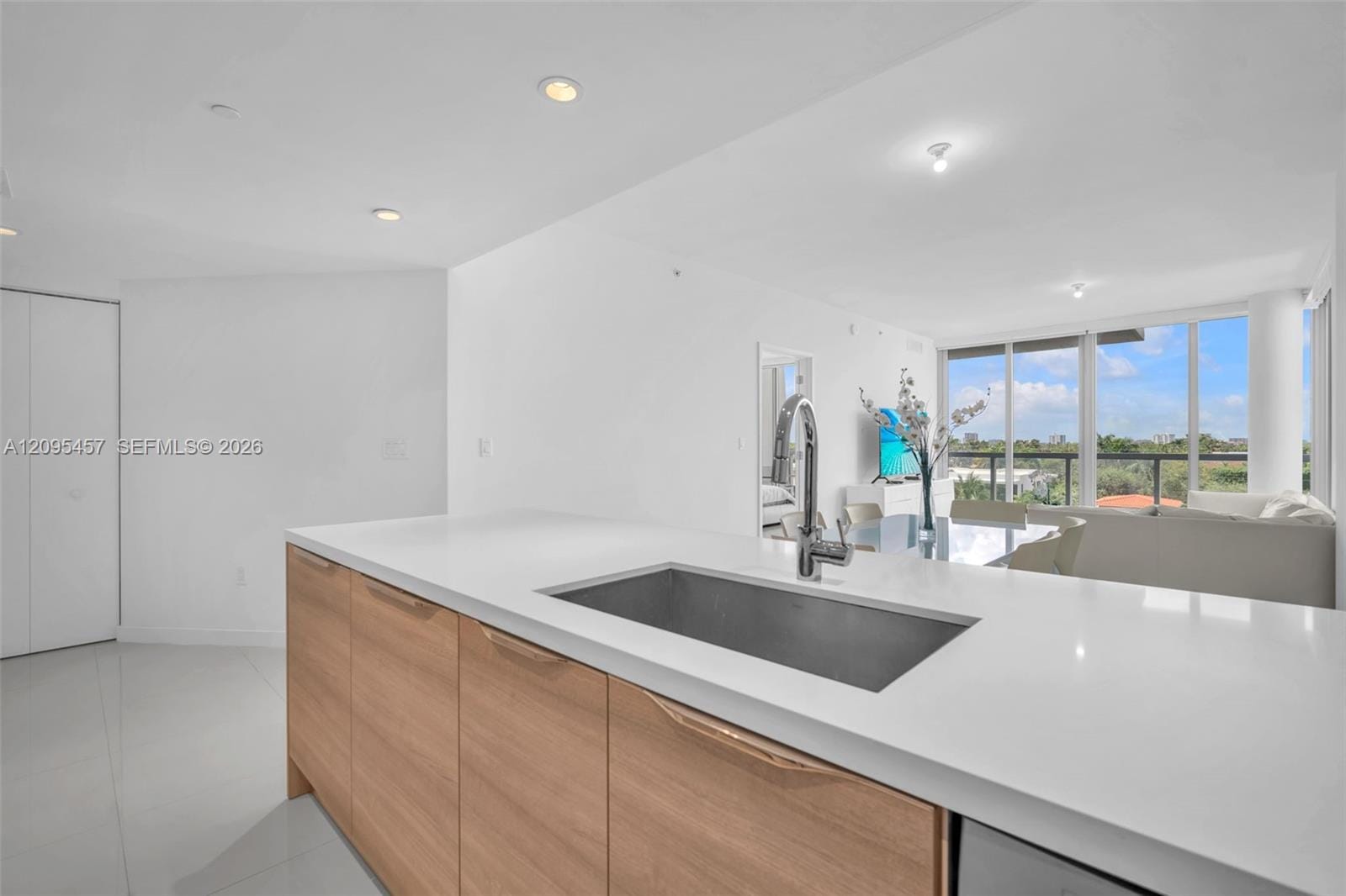9940 W Bay Harbor Drive 5D-N — photo 11