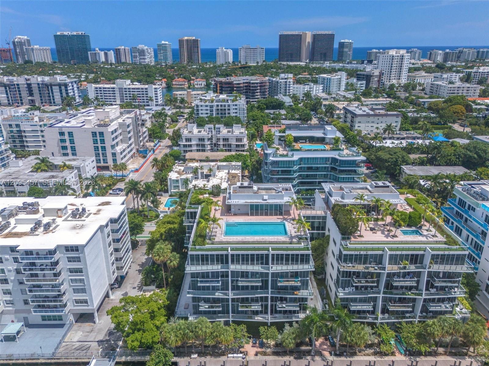 9940 W Bay Harbor Drive 5D-N — photo 3