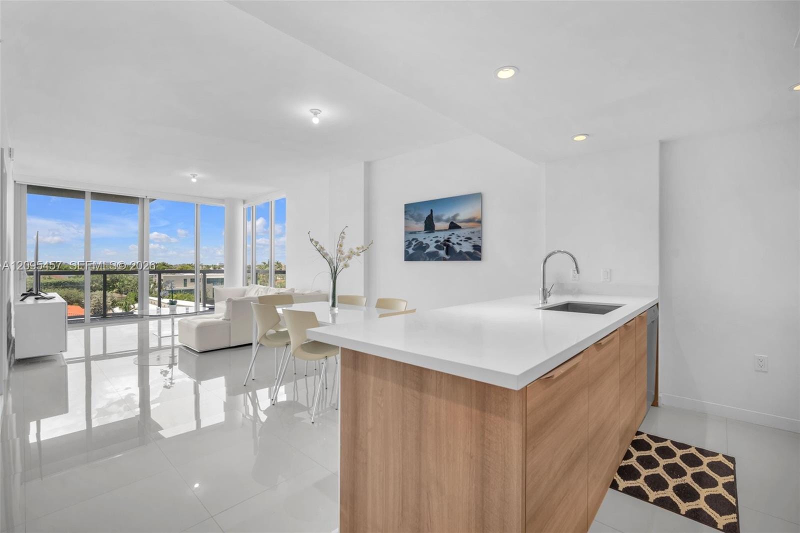 9940 W Bay Harbor Drive 5D-N — photo 7