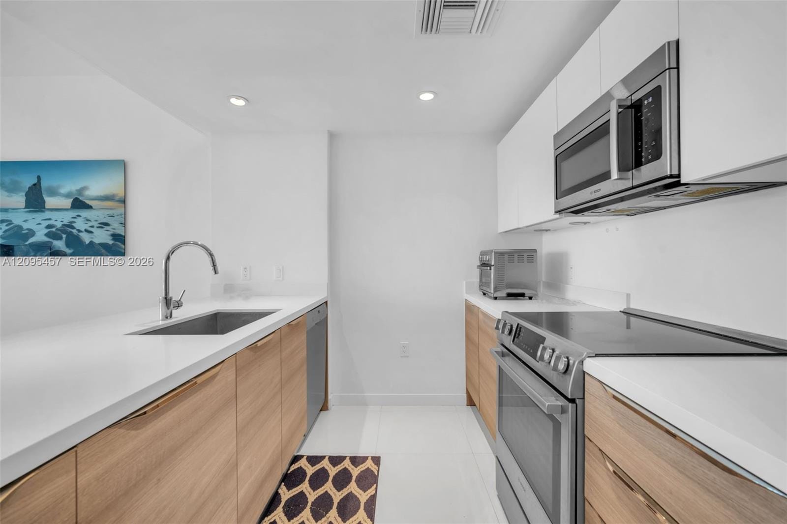 9940 W Bay Harbor Drive 5D-N — photo 9
