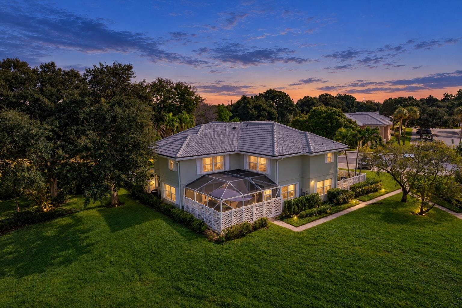 1928 Stratford Way 38D