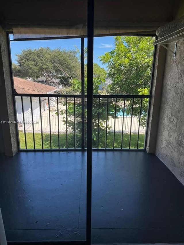 617 Ixoria Avenue 16, Fort Pierce, FL 34982