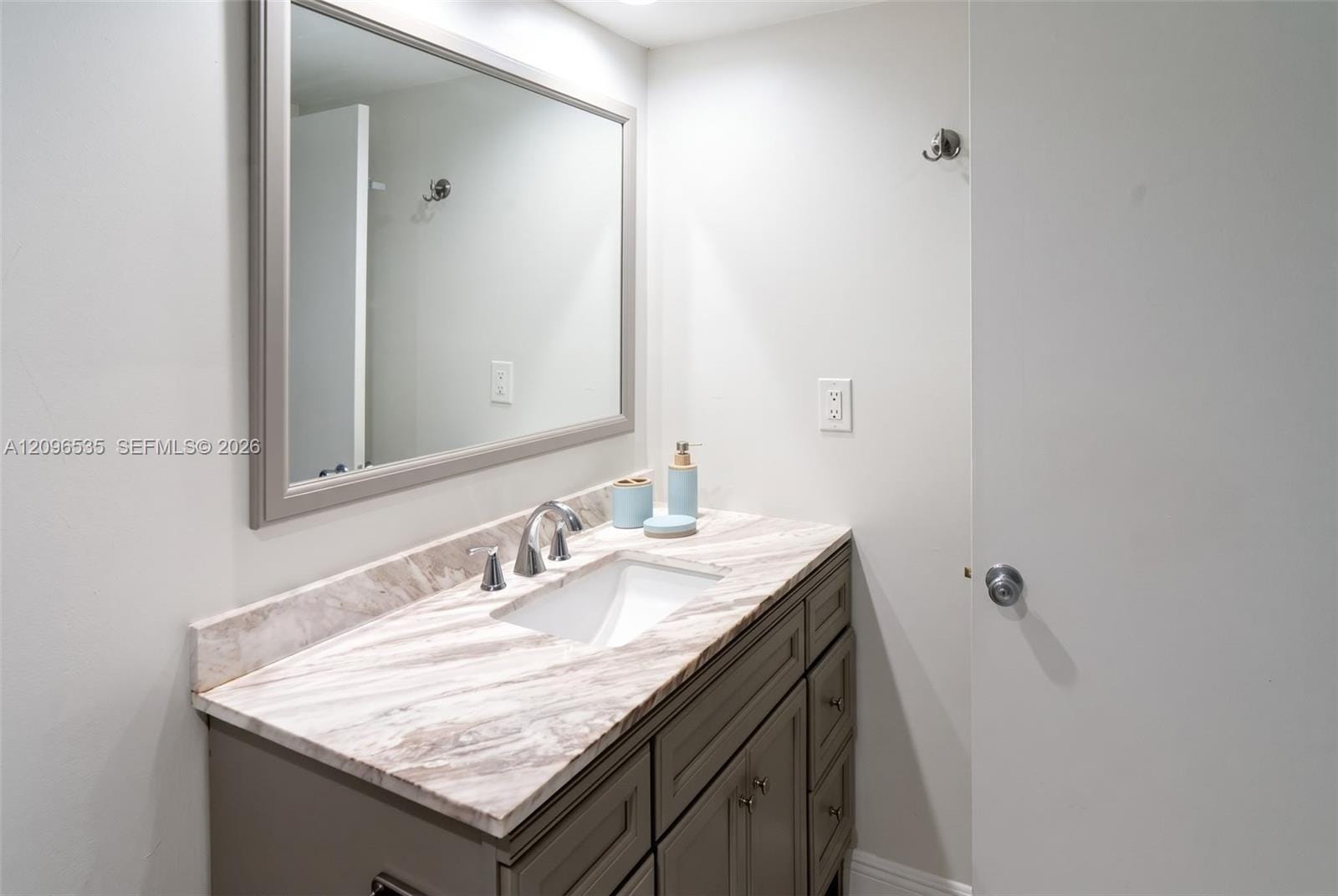 19390 Collins Avenue 706, Sunny Isles Beach, FL 33160 photo 5