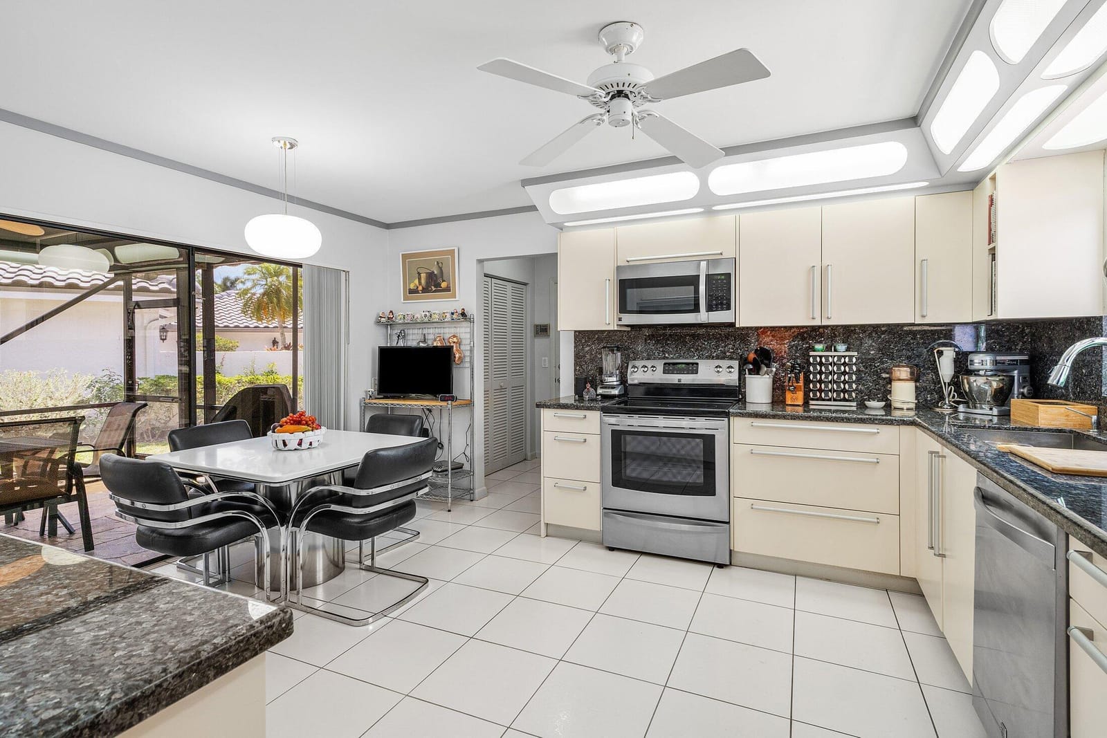 56 WOODS Lane, Boynton Beach, FL 33436 photo 17