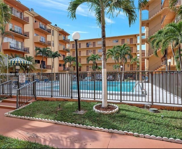 1900 W 54th Street 307, Hialeah, FL 33012