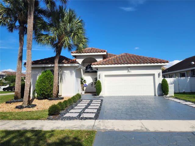 1391 NW 185th Terrace, Pembroke Pines, FL 33029