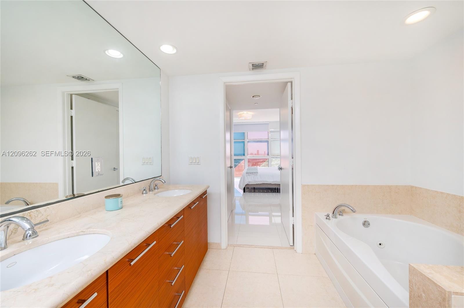 50 Biscayne Boulevard 3906 — photo 5