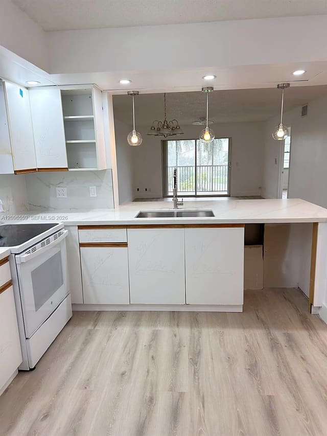 12850 SW 4th Court 409I, Pembroke Pines, FL 33027