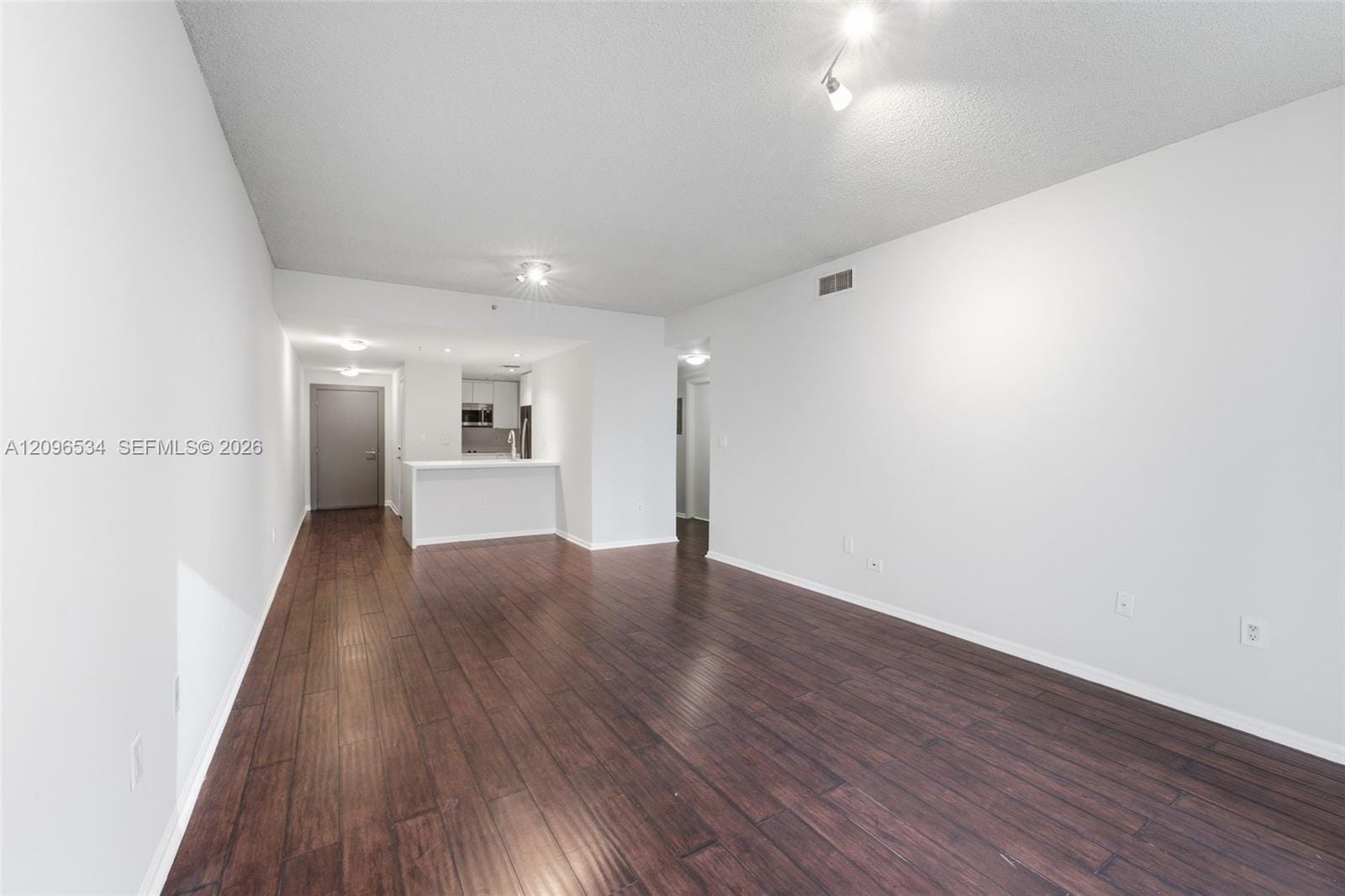 185 SE 14th Terrace 1010 — photo 4