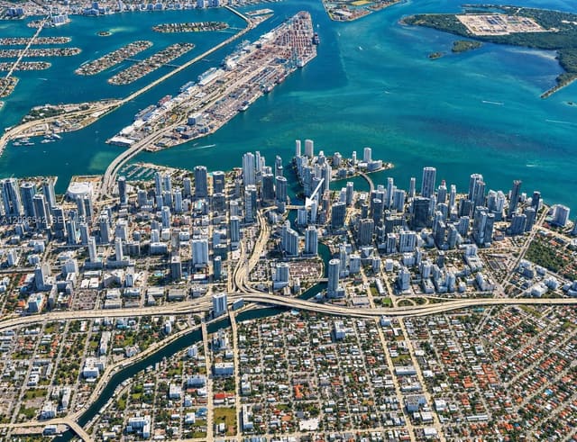 31 SE 5th Street 31 Se 5th Street 4314, Miami, FL 33131