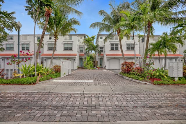 728 NE 7th Avenue, Fort Lauderdale, FL 33304