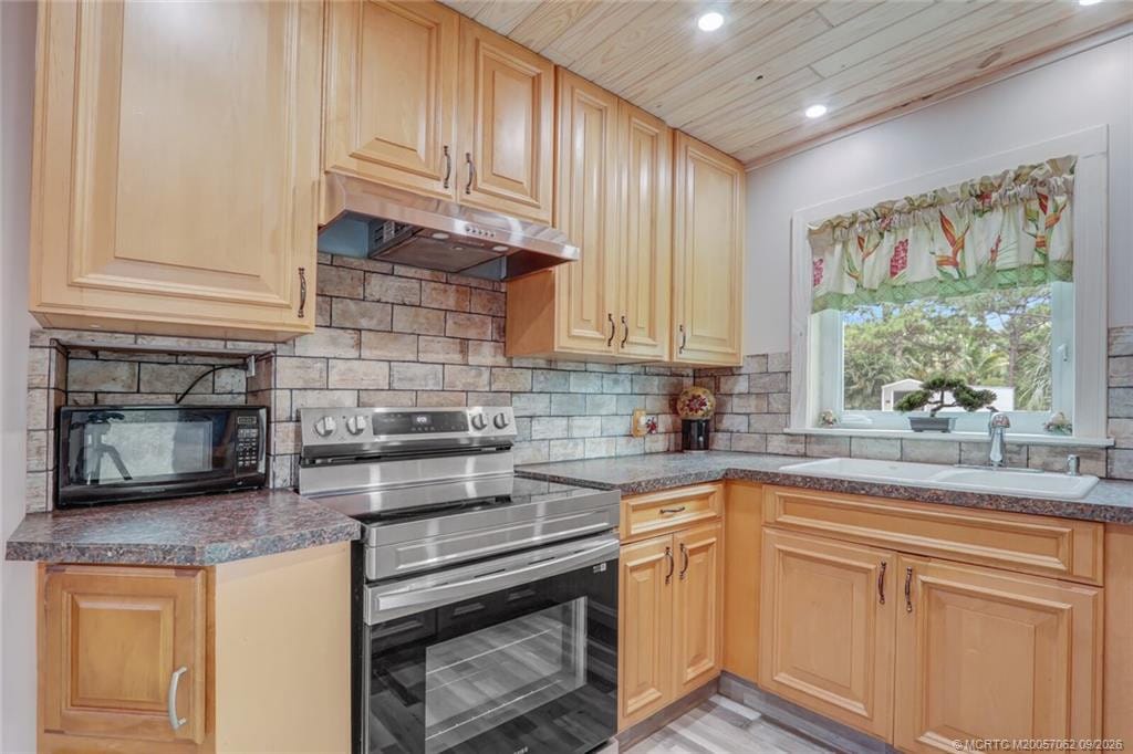 64 NE Acacia Trail, Jensen Beach, FL 34957 photo 10