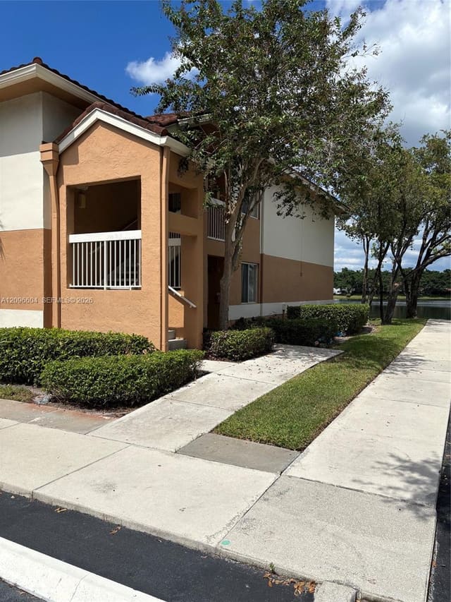 704 NW 92nd Avenue 704, Plantation, FL 33324