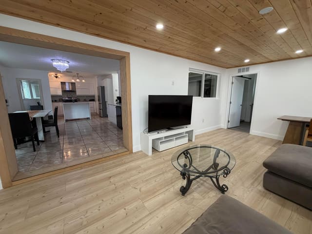 905 SE 15TH Street 4, Fort Lauderdale, FL 33316