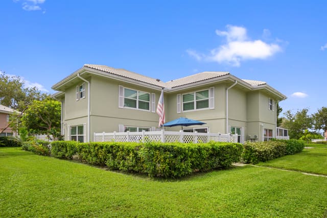 1918 Stratford Way 32B, West Palm Beach, FL 33409