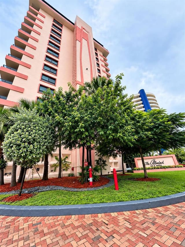 5225 Collins Avenue 614, Miami Beach, FL 33140
