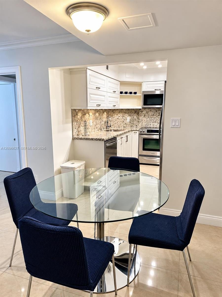5225 Collins Avenue 614, Miami Beach, FL 33140 photo 3