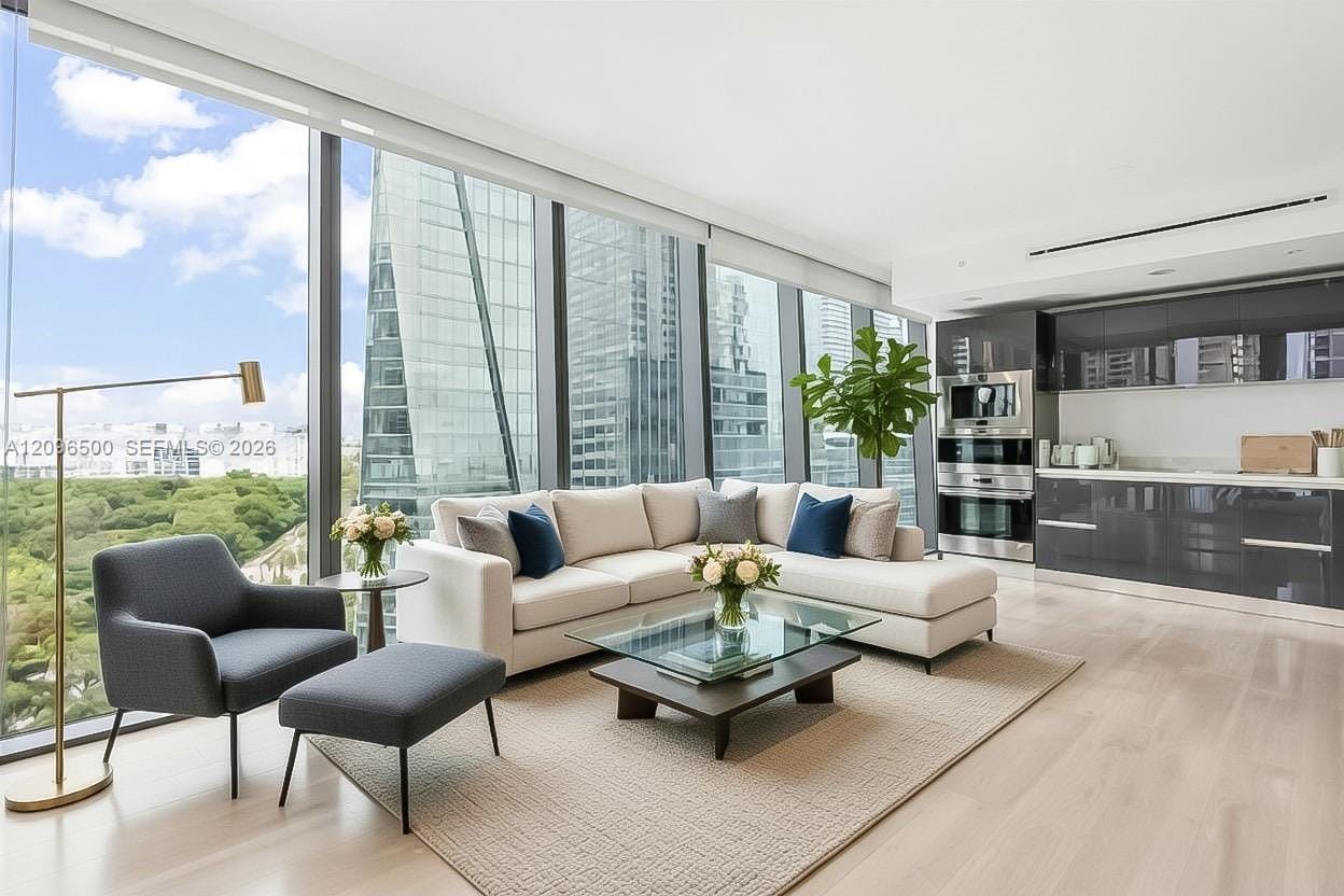1451 Brickell Avenue 1404 — photo 4