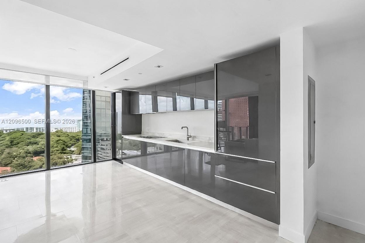 1451 Brickell Avenue 1404 — photo 5
