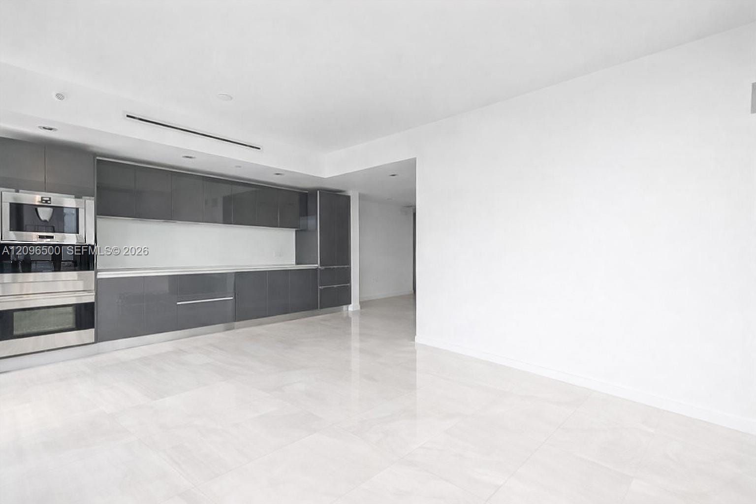 1451 Brickell Avenue 1404 — photo 9