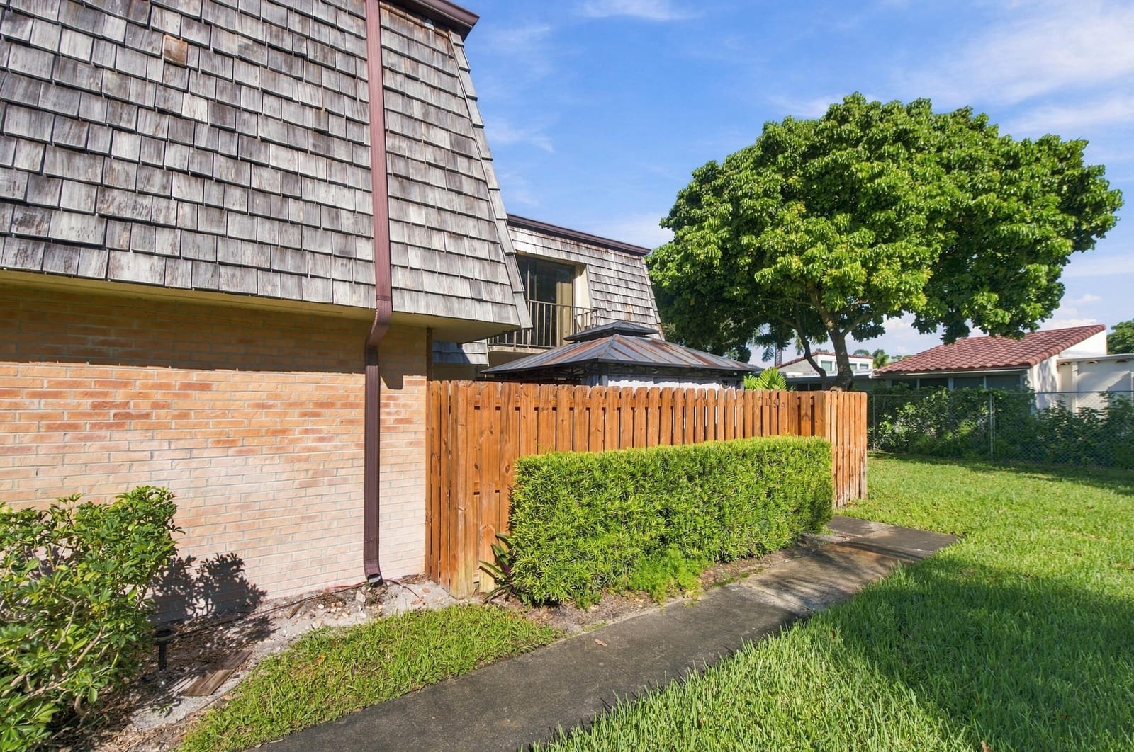 159 LAKE ARBOR Drive — photo 2