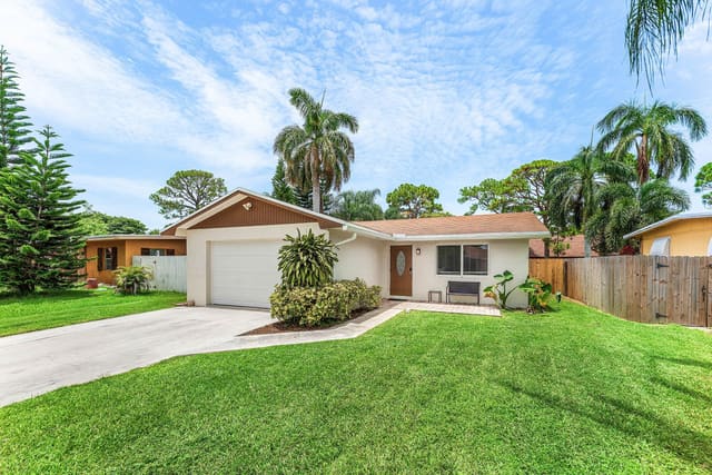 5347 Washington Road, Delray Beach, FL 33484
