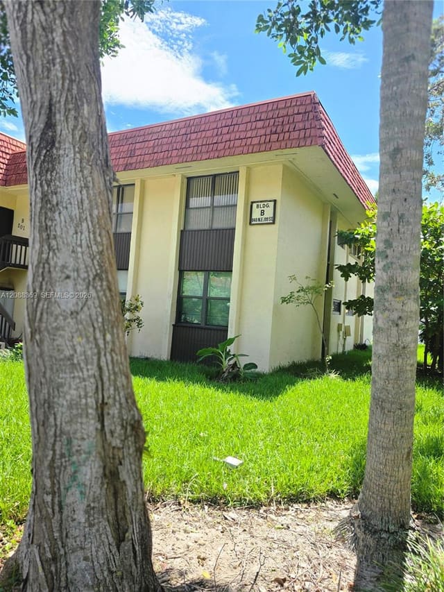 840 NE 199th Street 208B, Northlake Vlg At Calif Cl, Miami, FL
