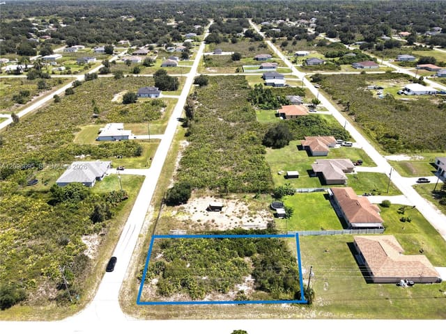 2719 70th W, FL 33971
