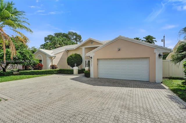 6121 SW 113th Court, Miami, FL 33173