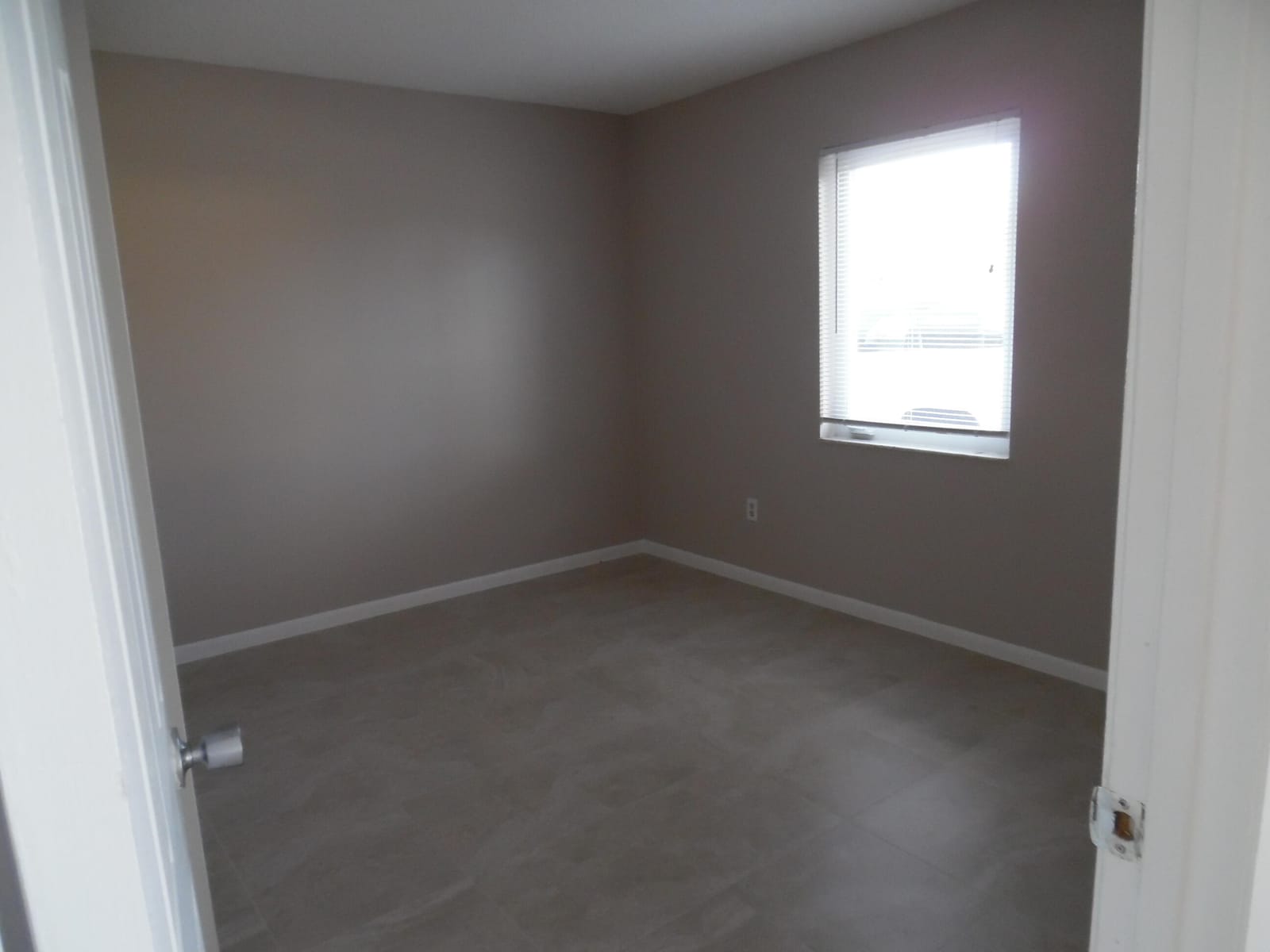 3986 Hernden Drive — photo 3
