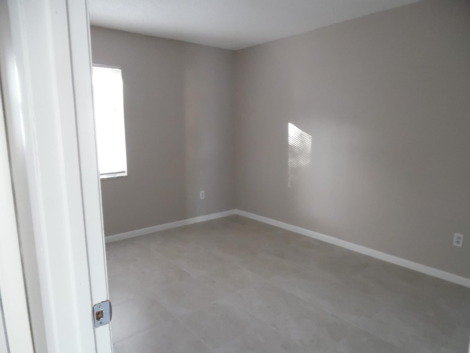 3986 Hernden Drive — photo 4