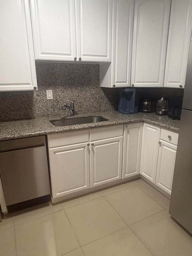 340 NW 19th Street Unit 209, Boca Raton, FL 33432