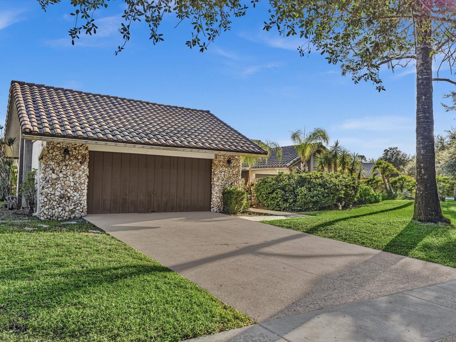 7243 ENCINA Lane — photo 3
