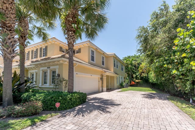 4655 CADIZ Circle, Palm Beach Gardens, FL 33418