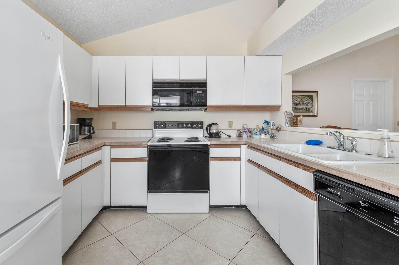 12 Elgin Lane — photo 10