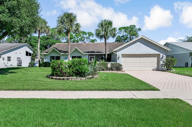 102 SEVILLA Avenue, Royal Palm Beach, FL 33411