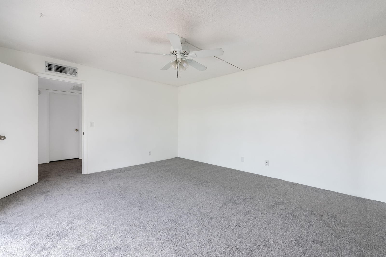 124 LAKE ARBOR Drive, Palm Springs, FL 33461 photo 23