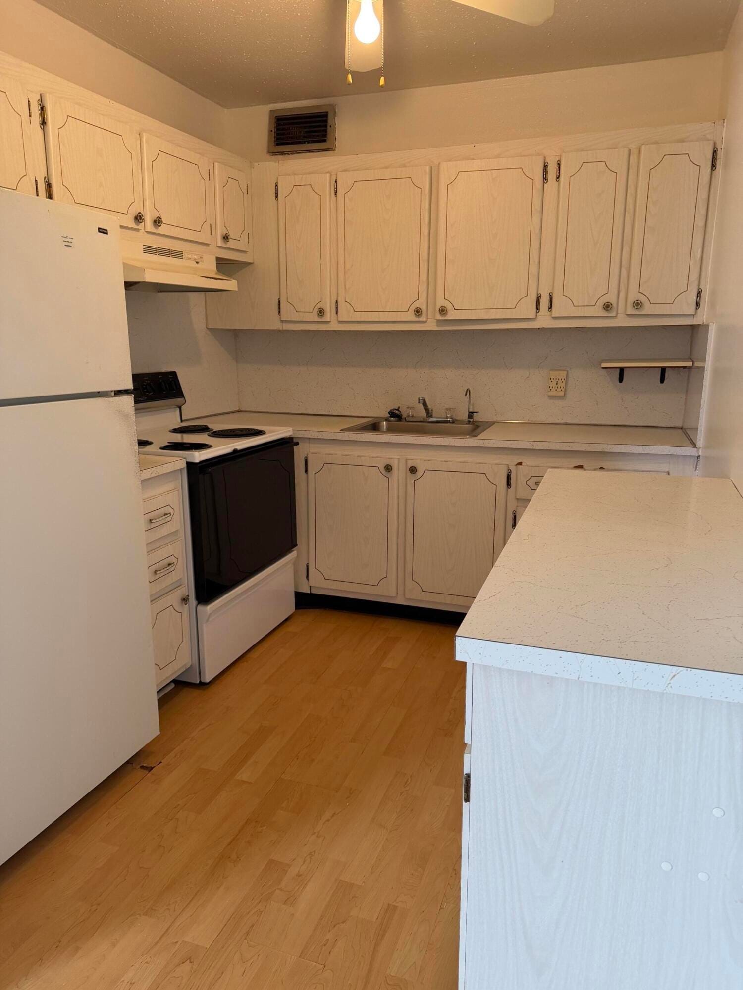 13 KENT A, West Palm Beach, FL 33417 photo 1