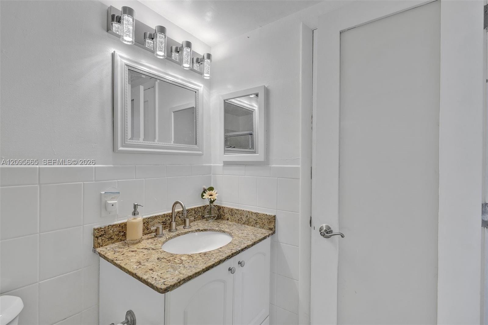 2124 NE 5th Avenue 107, Wilton Manors, FL 33305 photo 17