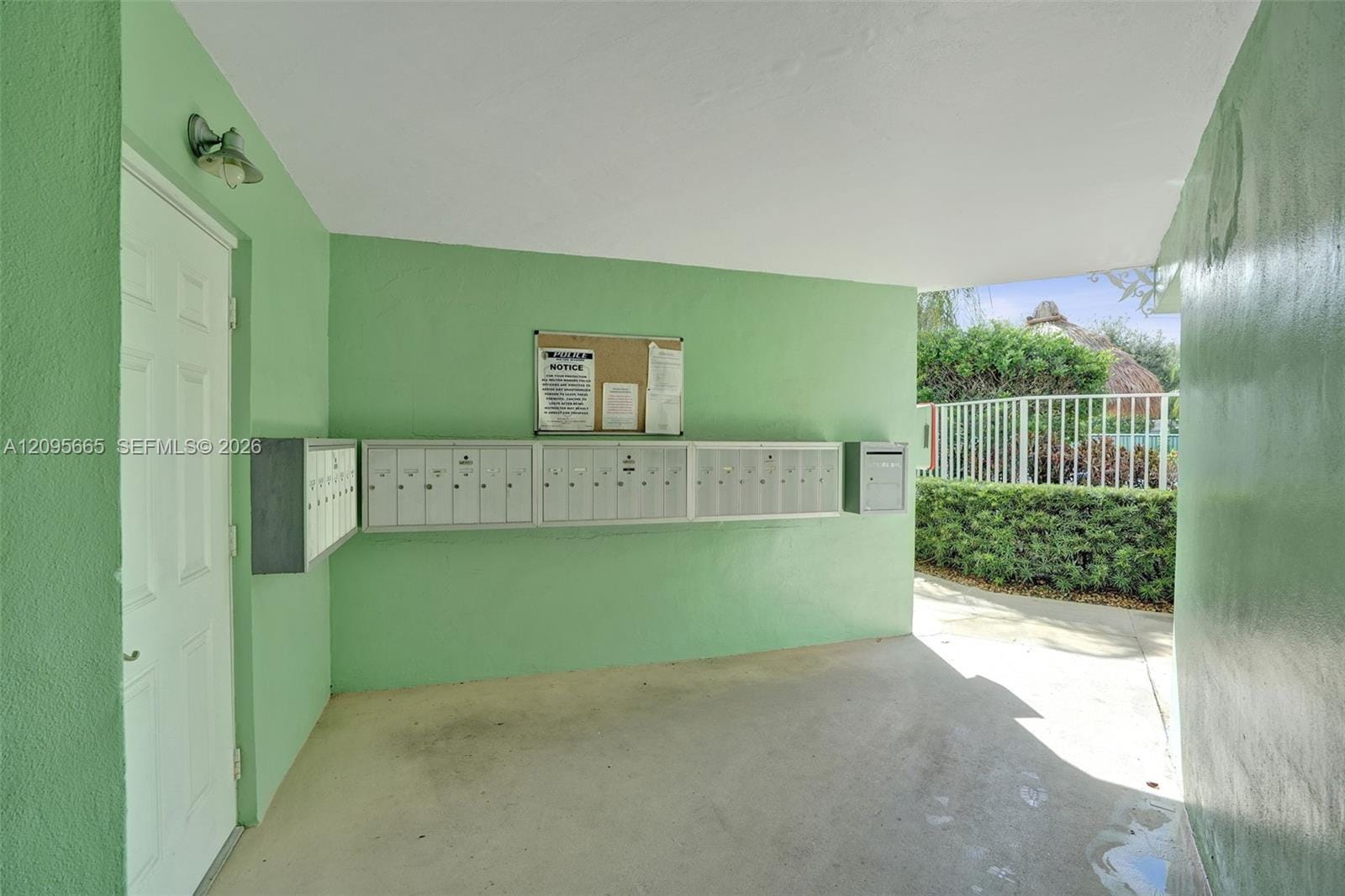 2124 NE 5th Avenue 107, Wilton Manors, FL 33305 photo 22