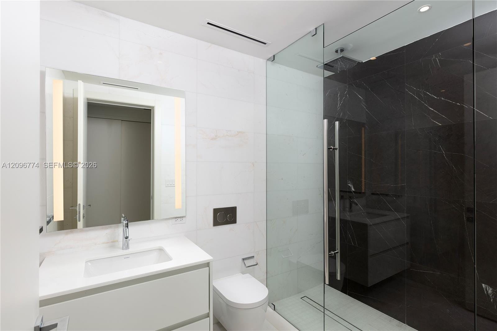 300 S Biscayne Blvd Way 2107, Miami, FL 33131 photo 13