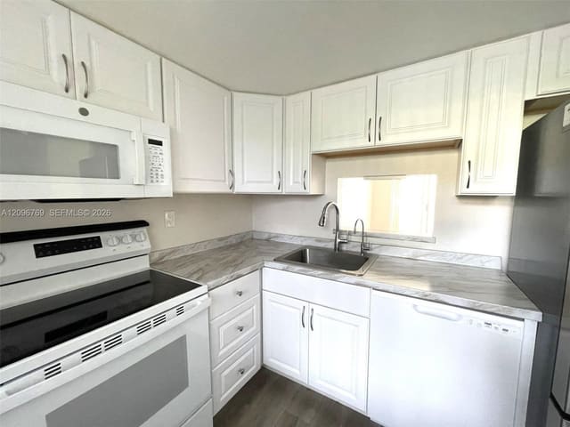 3099 NW 48th Avenue 157, Lauderdale Lakes, FL 33313