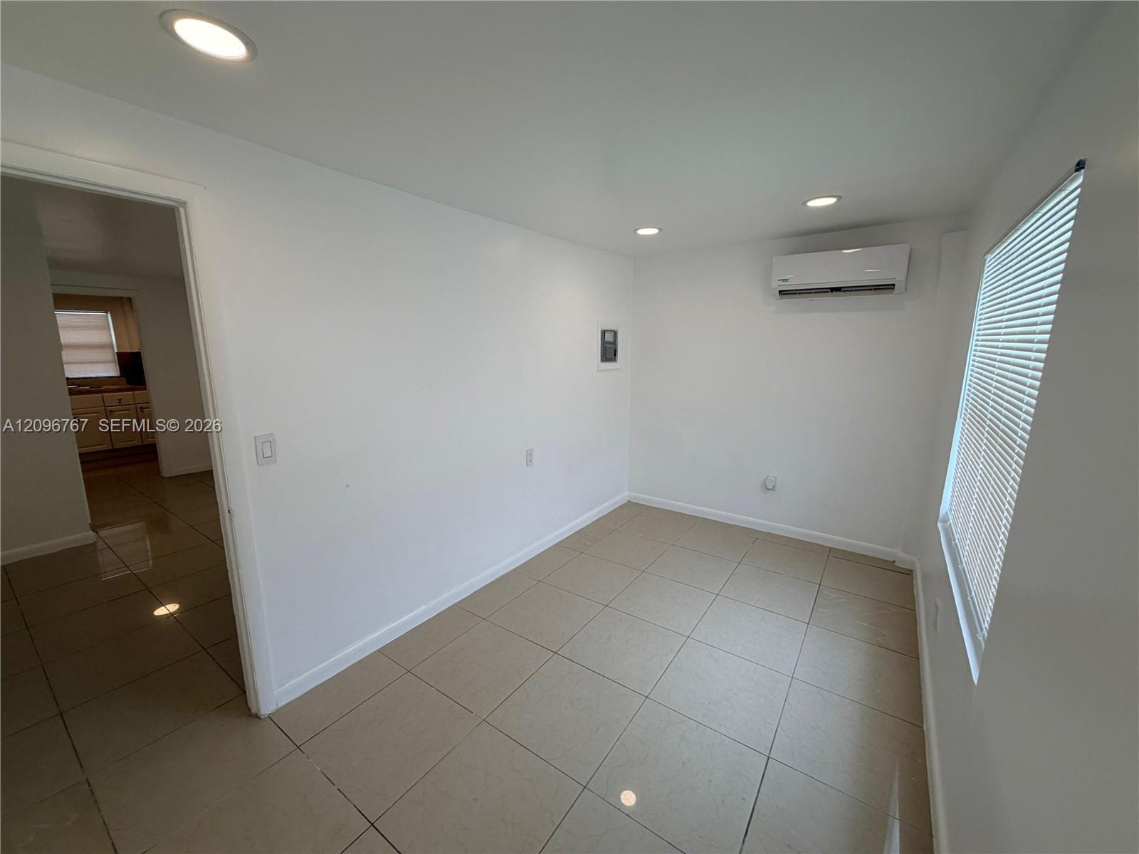 550 NW 30th Street — photo 7