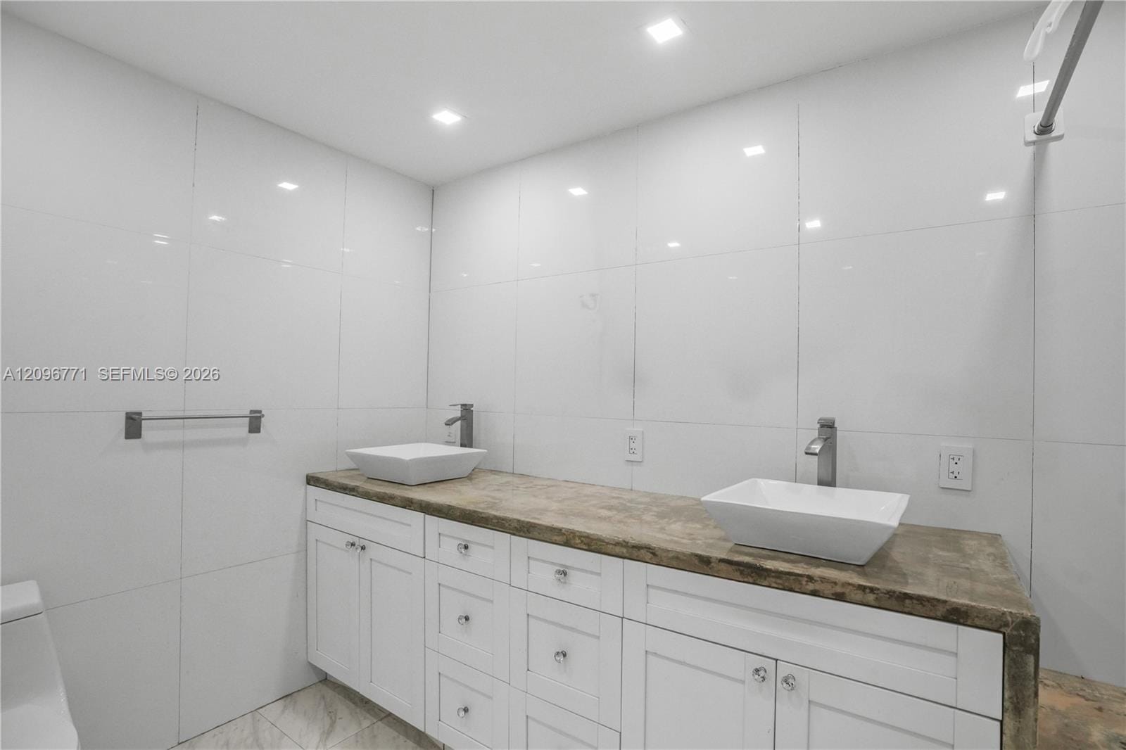 1081 NE 166th Street, North Miami Beach, FL 33162 photo 18